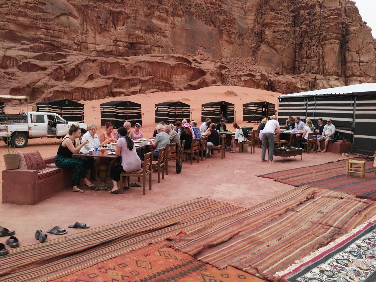 Rainbow Camp Hotell Wadi Rum Eksteriør bilde