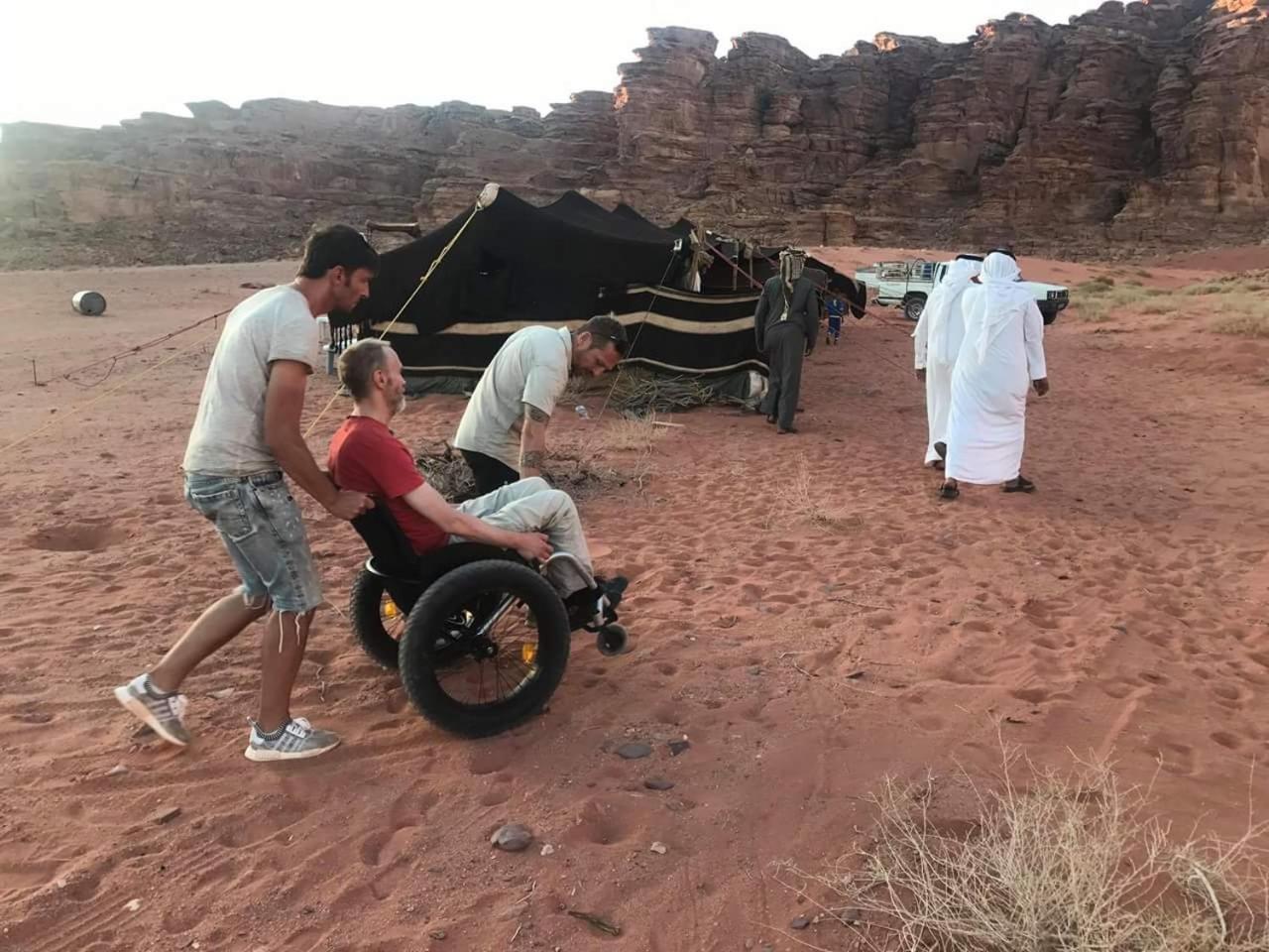 Rainbow Camp Hotell Wadi Rum Eksteriør bilde