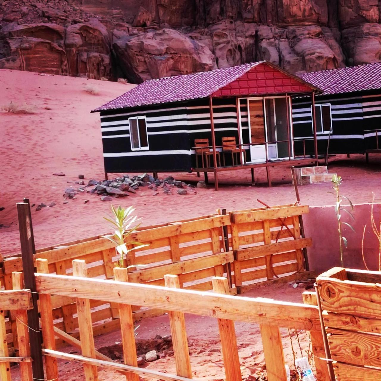 Rainbow Camp Hotell Wadi Rum Eksteriør bilde