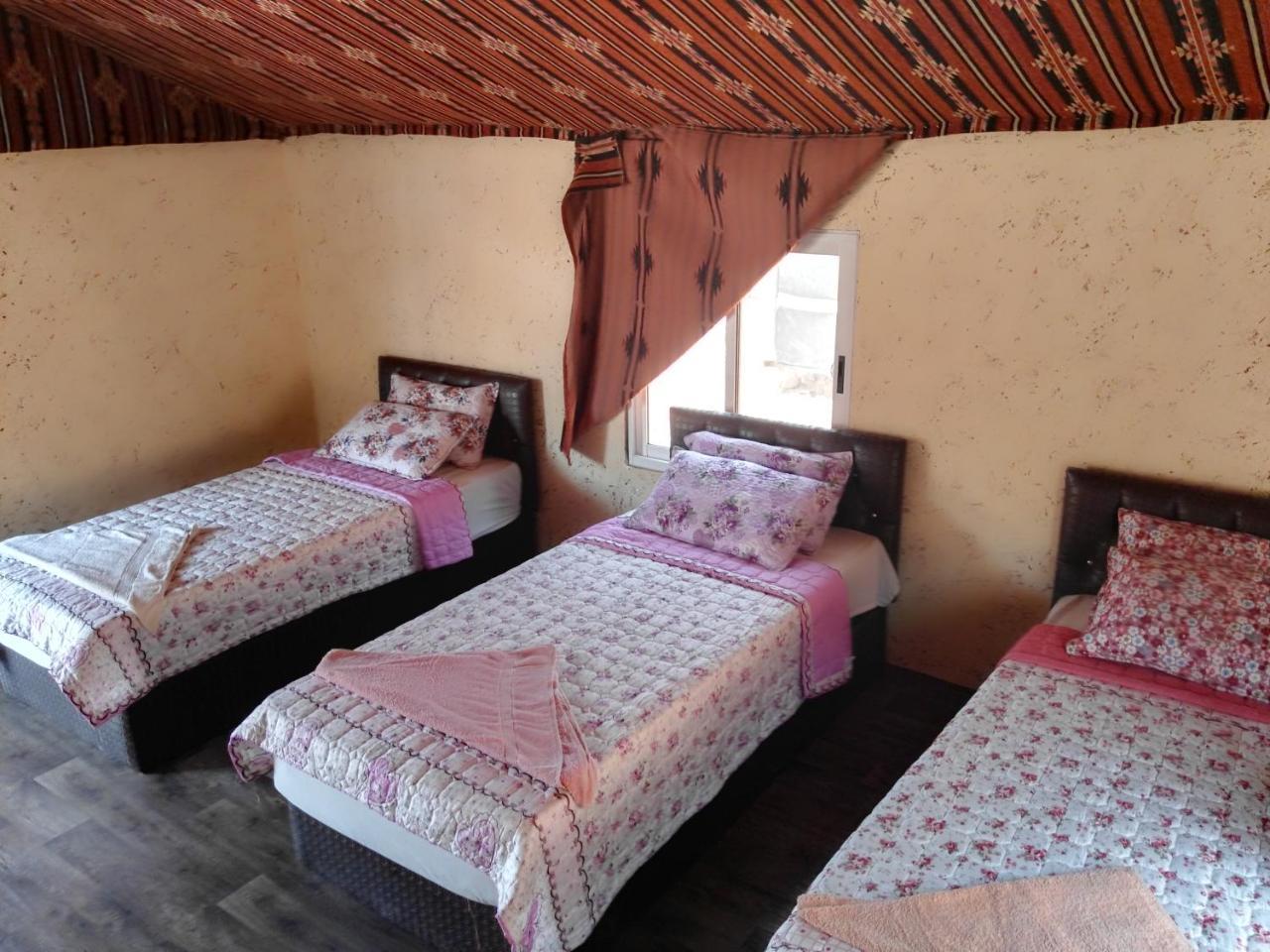 Rainbow Camp Hotell Wadi Rum Eksteriør bilde